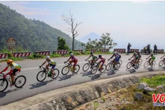 Nam Ky Khoi Nghia bike race runs through Cambodian localities