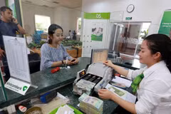 Vietcombank receives three awards by Asiamoney 