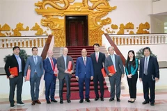 Vietnam creates optimal conditions for foreign investors: PM Phuc 