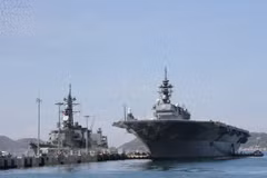 Japanese naval vessels visit Vietnam 