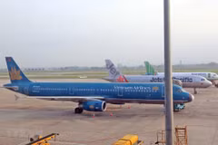Vietnam Airlines adjusts flight schedules due to Storm Bailu