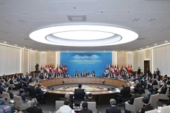 PM Phuc attends ASEAN-RoK Commemorative Summit’s second session