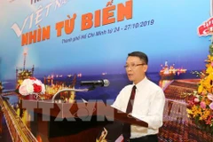 Photo exhibition on Vietnam’s seas, islands held in HCM City 