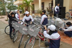330 bicycles presented to poor students in northern region