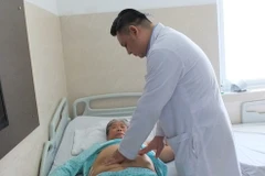 Vietnam uses robot surgery for first time on kidney cancer patient