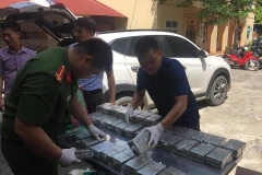Hoa Binh police bust trafficking of 100 heroin bricks
