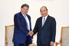 PM Nguyen Xuan Phuc receives Techtronic Industries chairman