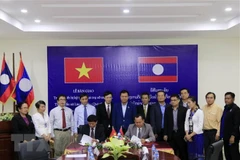 VNA presents equipment to Laos’ KPL