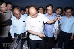 PM visits fishermen in Thua Thien-Hue, Quang Tri provinces