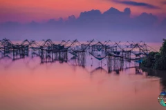 Pictures of Thai tourist attractions showcased at Bangkok Art and Culture Centre