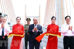 Ha Long-Hai Phong expressway open to traffic 