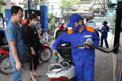 Petrol price rises 320 VND per litre on Sept 21