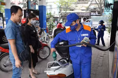 Petrol price rises 320 VND per litre on Sept 21