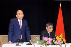 PM Nguyen Xuan Phuc meets Vietnamese expats in Canada