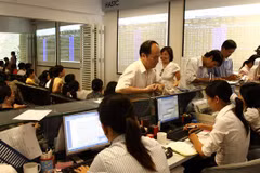 Relaxation of foreign ownership cap helps VN market raise status