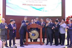 Techcombank lists over 1.16 billion shares on HOSE