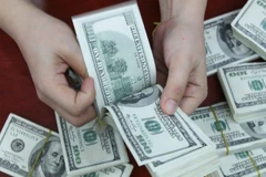 Reference exchange rate down 2 VND on October 10