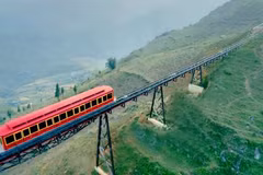 Mountain train from Sa Pa to Fansipan station opens