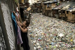 Philippines cleans up plastic trash-choked canal