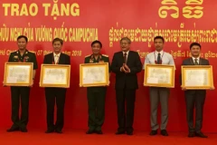 Cambodia’s friendship order to Vietnamese individuals, organisations