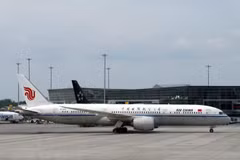 DPRK leader arrives in Singapore