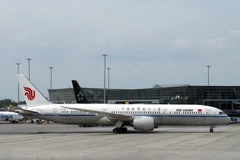 DPRK leader arrives in Singapore