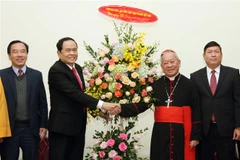 Front leader pays pre-Christmas visit to religious dignitaries