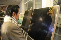 Art exhibition on Hoan Kiem Lake kicks off