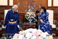 Acting President receives Japanese grand tea master