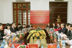Vietnam, China court sectors enhance collaboration