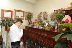 Vietnam News Agency honours war martyrs, invalids