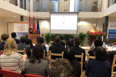 Vietnam hosts roundtable on climate, security in Netherlands