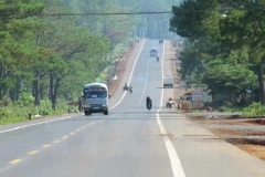 ADB helps to upgrade roads in Vietnam’s northwest region 