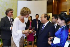 Prime Minister hosts banquet on National Day