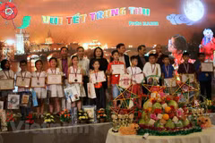 Mid-Autumn Festival held for Vietnamese children in Czech Republic 