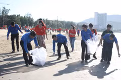 Campaign encourages public involvement in sea clean-up