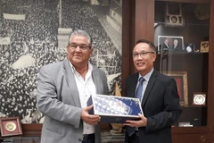 Communist Party of Greece looks to strengthen ties with Vietnamese counterpart