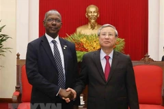 Party official receives Sudanese guest 