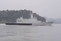 Malaysian navy rescues tourists stranded on Tioman island