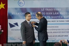 France’s Order of Academic Palms presented to Vietnamese scholar
