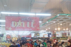 HCM City supermarkets see sales surge during holidays