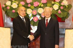 Top Vietnamese leader meets with Cambodian King