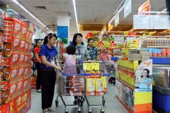 Retail sales and services reach almost 175 billion USD
