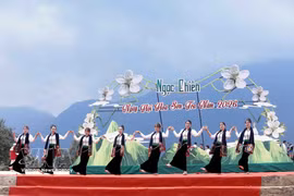 Vibrant Son tra blossom festival in Son La