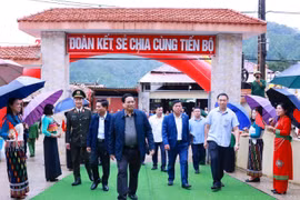 Prime Minister attends groundbreaking ceremony for boarding schools in border areas 
