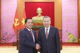 Vietnam, Cambodia leaders reaffirm strong ties