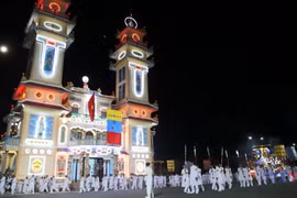 Nearly 200,000 people join biggest festival of Caodaism in Tay Ninh