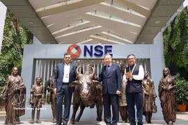 Party General Secretary and State President To Lam visits National Stock Exchange of India