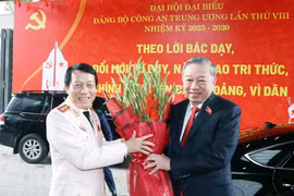 People’s Public Security force must gain new feats for Party, nation, people: Top leader