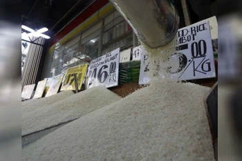 Rice dealers display rice and their prices at Trabajo Market in Sampaloc, Manila. (Photo: philstar.com)